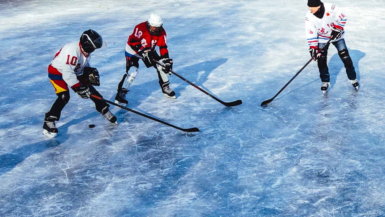 冬日里 他們“玩”轉冰雪