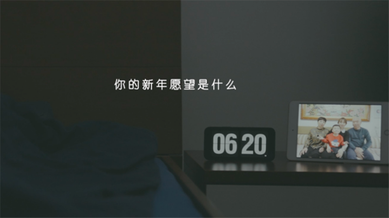 這場平行時空的團圓，讓人破防