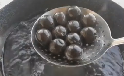 男子煮湯圓 被以為燒了鍋水