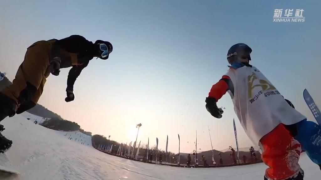 滑雪教練的“雙減”假期：“神獸”放飛 我累“癱”！