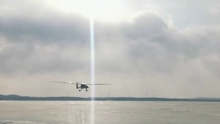 遼寧一高校研制冰雪型雙座電動飛機成功試飛