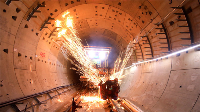 現場直擊｜40秒帶你看“完美”軌道如何焊接！