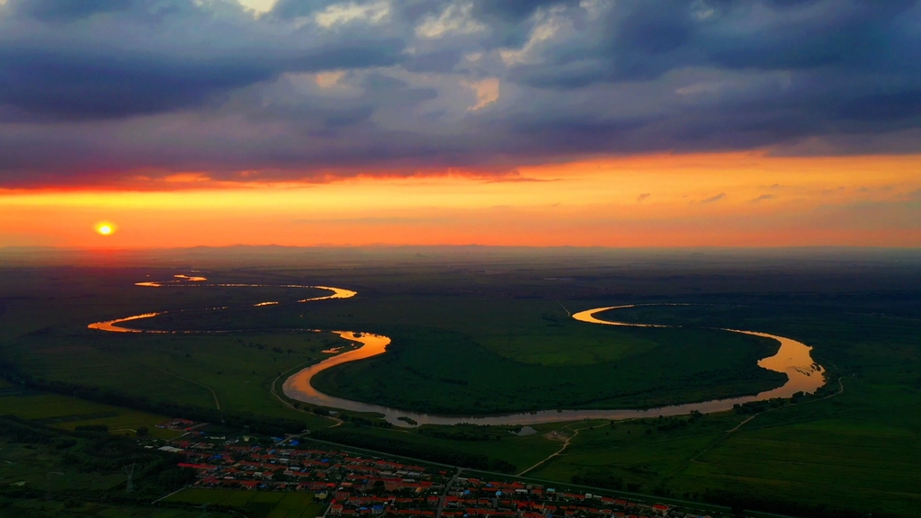 綠樹成蔭遼河景 碧波如鏡“母親河”