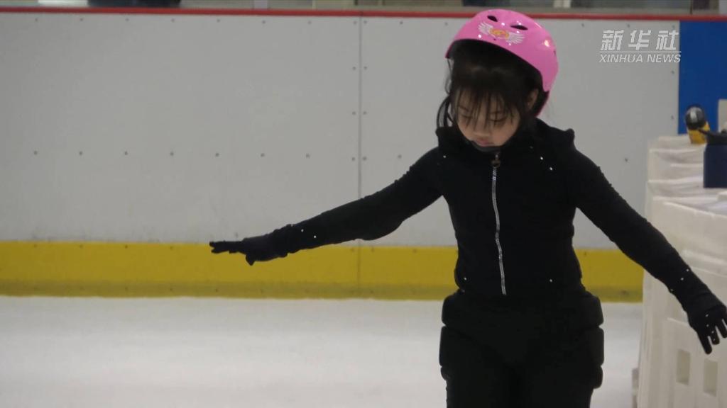 冰雪運動“燃”起來