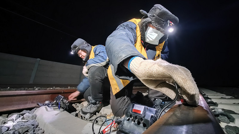 “鋼軌醫生”寒風中“出診”